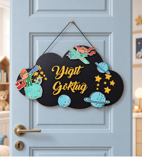 Kişiye Özel 3D Bebek Ahşap Kapı Süsü Uzay
