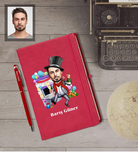 Kişiye Özel Yılbaşı Erkek Karikatürlü Kırmızı Defter Kalem Hediye Seti Model-8