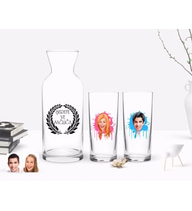 BK Gift Kişiye Özel Renkli Baskılı Erkek ve Kadın Karikatürlü İkili Rakı Bardağı ve Karaf Hediye Seti-31 (Model 1)