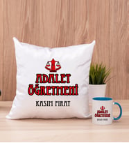 Adalet Öğretmeni Kare Yastık ve Mavi Kupa Bardak