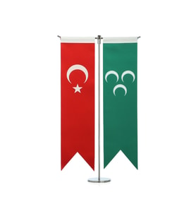 Yeşil Üç Hilal ve Türk Masa Bayrak Takımı
