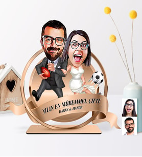 BK Gift Kişiye Özel Yılın En Mükemmel Çifti Karikatürlü 3D Ahşap Biblo Plaket - 15