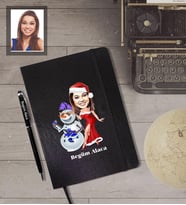 Kişiye Özel Yılbaşı Bayan Karikatürlü Siyah Defter Kalem Hediye Seti Model-2