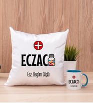 Eczacı Kare Yastık ve Mavi Kupa Bardak