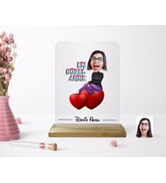 BK Gift Kişiye Özel En Güzel Anne Karikatürlü Ahşap Standlı Çerçeve (Beyaz)