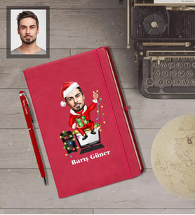 Kişiye Özel Yılbaşı Erkek Karikatürlü Kırmızı Defter Kalem Hediye Seti Model-5