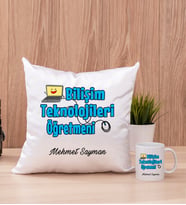 Bilişim Teknolojileri Öğretmeni Kare Yastık ve Beyaz Kupa Bardak