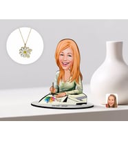 BK Gift Kişiye Özel Kadın Grafik Tasarımcı Karikatürlü 3D Ahşap Biblo ve İsimli Tarihli Papatya Kolye Seti-1 (Model 1)