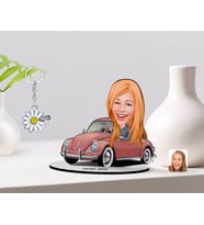 BK Gift Kişiye Özel Kadın Sürücü Karikatürlü 3D Ahşap Biblo ve İsimli Silver Papatya Anahtarlık-1 (Model 1)