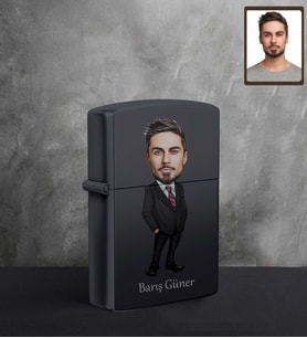 Kişiye Özel Patron Karikatürlü UV Baskılı Siyah Benzinli Çakmak Bay-6