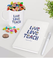BK Gift Kişiye Özel Yaşa Sev Öğret Beyaz Defter Kalem Şekerli Kupa Seti-1 (Model 1)