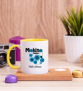Makine Teknikeri Ahşap Altlıklı Mumlu Sarı Kupa Bardak