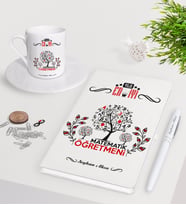 BK Gift Kişiye Özel Yılın En İyi Matematik Öğretmeni Beyaz Defter Kalem Türk Kahvesi Fincanı Seti (Model 1)