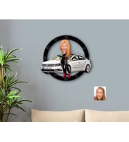 BK Gift Kişiye Özel Plakalı Kadın Volkswagen Passat Karikatürlü Ahşap Duvar Saati-1 (Beyaz)