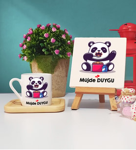 Sevimli Panda Tasarımlı Kişiye Özel Panda Ahşap Altlıklı Türk Kahvesi Fincanı ve Dekoratif Taş Baskı