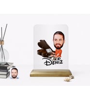 BK Gift Kişiye Özel Erkek Piyanist Karikatürlü Ahşap Standlı Çerçeve (Beyaz)