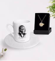 BK Gift Kişiye Özel Atatürk Temalı Türk Kahvesi Fincanı ve İsimli Papatya Kolye Hediye Seti-14 (Model 1)