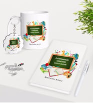 BK Gift Kişiye Özel Öğretmenler Günümüz Kutlu Olsun Kupa Anahtarlık Beyaz Defter Kalem Hediye Seti-7 (Model 1)