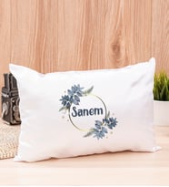Çiçek Desenli İsme Özel Dikdörtgen Saten Yastık (Beyaz)