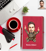Kişiye Özel Asker Karikatürlü Kırmızı Defter Kalem Hediye Seti Bay-2