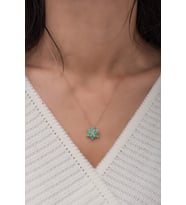 925 Ayar Yeşil Opal Taşlı Gümüş Lotus Kolye