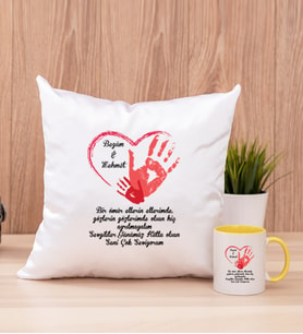 Sevgililer Günü Hediyesi Mesajlı Kare Yastık ve Sarı Kupa Bardak