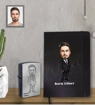 Kişiye Özel Öğretmen Karikatürlü Siyah Defter Çakmak Hediye Seti Bay-5 (Model 1)