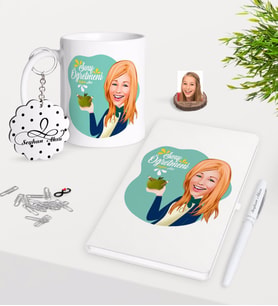 BK Gift Kişiye Özel Bayan Sınıf Öğretmeni Karikatürlü Kupa Anahtarlık Beyaz Defter Kalem Hediye Seti-1 (Model 1)