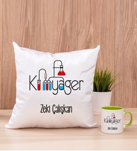 Kimyager Kare Yastık ve Yeşil Kupa Bardak