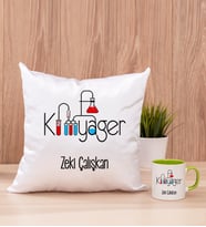 Kimyager Kare Yastık ve Yeşil Kupa Bardak