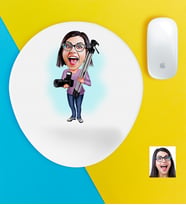 BK Gift Kişiye Özel Bayan Profesyonel Fotoğrafçı Karikatürlü Bilek Destekli Mouse Pad-1 (Beyaz)