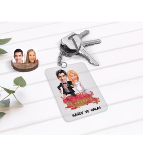 BK Gift Kişiye Özel Sevgililer Günü Evleniyoruz Karikatürlü Şeffaf Pleksi Anahtarlık-10 (Beyaz)