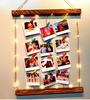 Kişiye Özel 12 Fotoğraflı Işıklı İpli Ahşap Fotoğraf Panosu