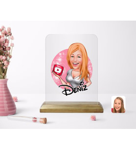 BK Gift Kişiye Özel Kadın Youtuber Karikatürlü Ahşap Standlı Çerçeve-2 (Beyaz)