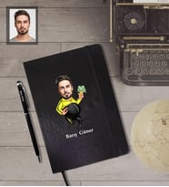 Kişiye Özel Erkek Karikatürlü Siyah Defter Kalem Hediye Seti   Bay-12
