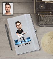 Kişiye Özel Gitarist Karikatürlü Gri Defter Kalem Hediye Seti  Bay-3