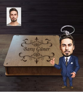 Kişiye Özel Patron Karikatürlü  Ahşap Anahtarlık Kutulu Bay-19