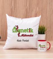 Genetik Mühendisi Kare Yastık ve Kırmızı Kupa Bardak