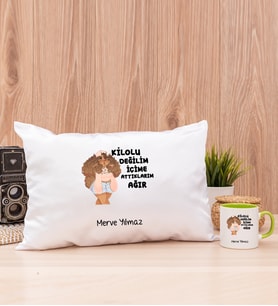İçime Attıklarım Ağır Dikdörtgen Yastık ve Yeşil Kupa Bardak