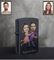 Kişiye Özel Sevgili Karikatürlü UV Baskılı Siyah Benzinli Çakmak Model 2