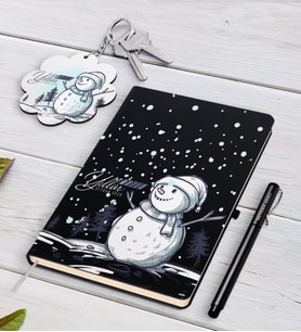 BK Gift Kişiye Özel İsimli Yılbaşı Mutlu Yıllar Siyah Defter Kalem ve Anahtarlık Hediye Seti-18 (Model 1)