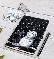 BK Gift Kişiye Özel İsimli Yılbaşı Mutlu Yıllar Siyah Defter Kalem ve Anahtarlık Hediye Seti-18 (Model 1)