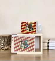 Hogwarts Tasarımlı Kutulu Kupa