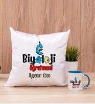 Biyoloji Öğretmeni Kare Yastık ve Mavi Kupa Bardak