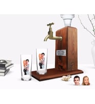 BK Gift Kişiye Özel Renkli Baskılı Sevgililer Karikatürlü İkili Rakı Bardağı ve Ahşap Rakı Standı Hediye Seti-85 (Model 1)