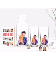 BK Gift Kişiye Özel Renkli Baskılı Sevgililer Karikatürlü İkili Rakı Bardağı Karaf ve Cep Kitabı Hediye Seti-89 (Model 1)