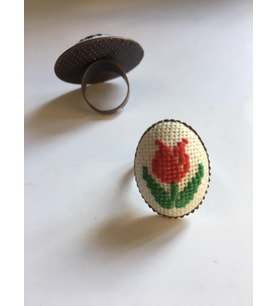 Lale Işlemeli Kanaviçe Yüzük (Bakır)