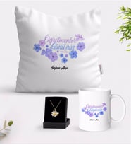BK Gift Kişiye Özel Öğretmenler Gününüz Kutlu Olsun Beyaz Kupa Yastık ve İsimli Papatya Kolye Hediye Seti-3 (Model 1)
