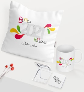 BK Gift Kişiye Özel Bu Yılda Hep Gülümse Temalı Beyaz Kupa Ayna Yastık Seti