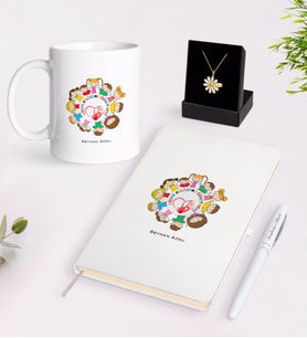 BK Gift Kişiye Özel Çocuk Gelişimi Öğretmeni Beyaz Kupa Defter Kalem ve İsimli Papatya Kolye Hediye Seti-1 (Model 1)